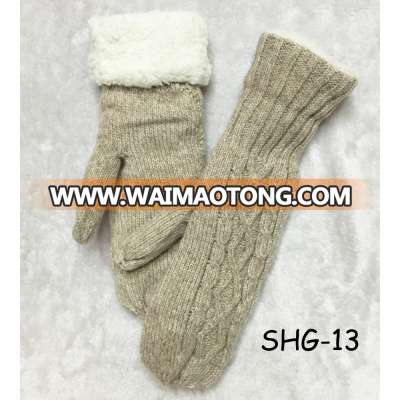 Fashion warmer China yiwu wholesales factory hot stylish crochet acrylic woman winter knitted mitten gloves with fleece lining