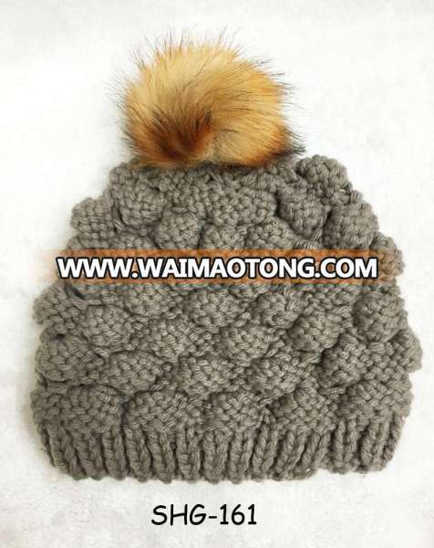 2017 Fashion new trendy unique China supplier woman men faux fur pompom crochet acrylic caps unisex chunky wholesale knitted hat